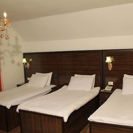 Hotel Adria 普里什蒂纳 外观 照片