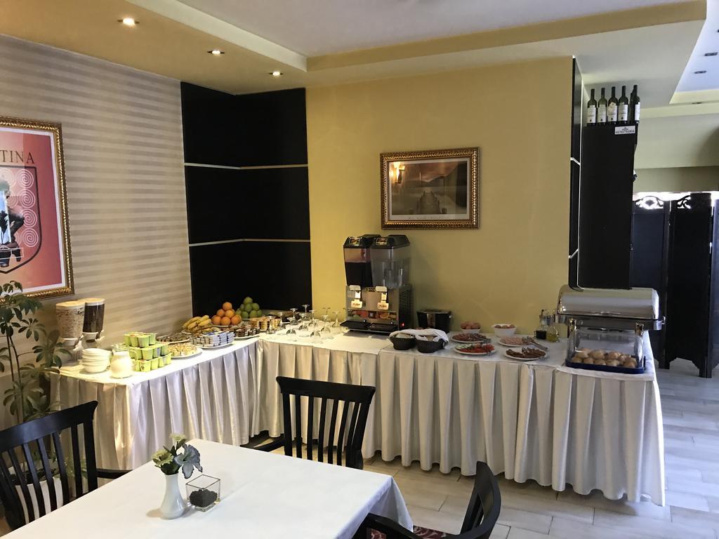 Hotel Adria 普里什蒂纳 外观 照片