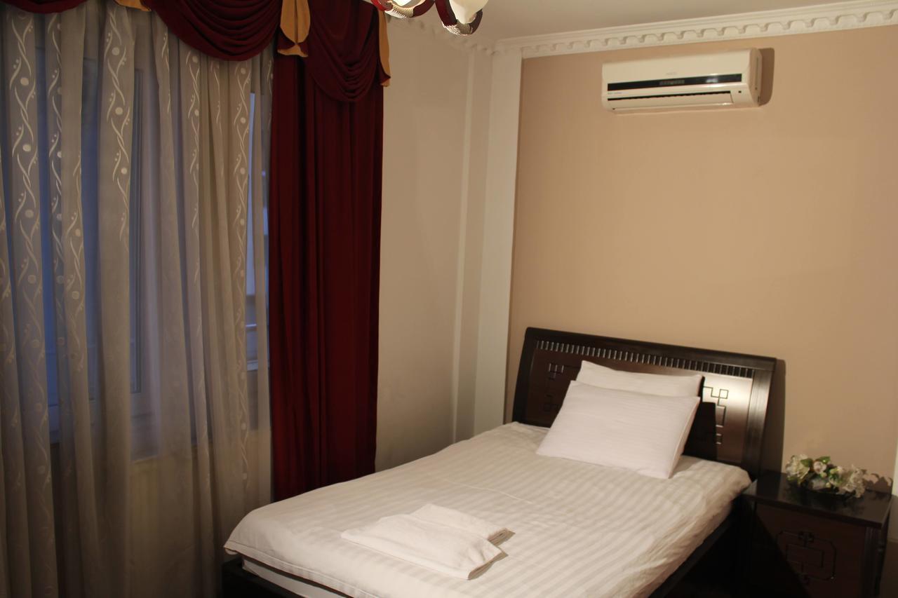 Hotel Adria 普里什蒂纳 外观 照片