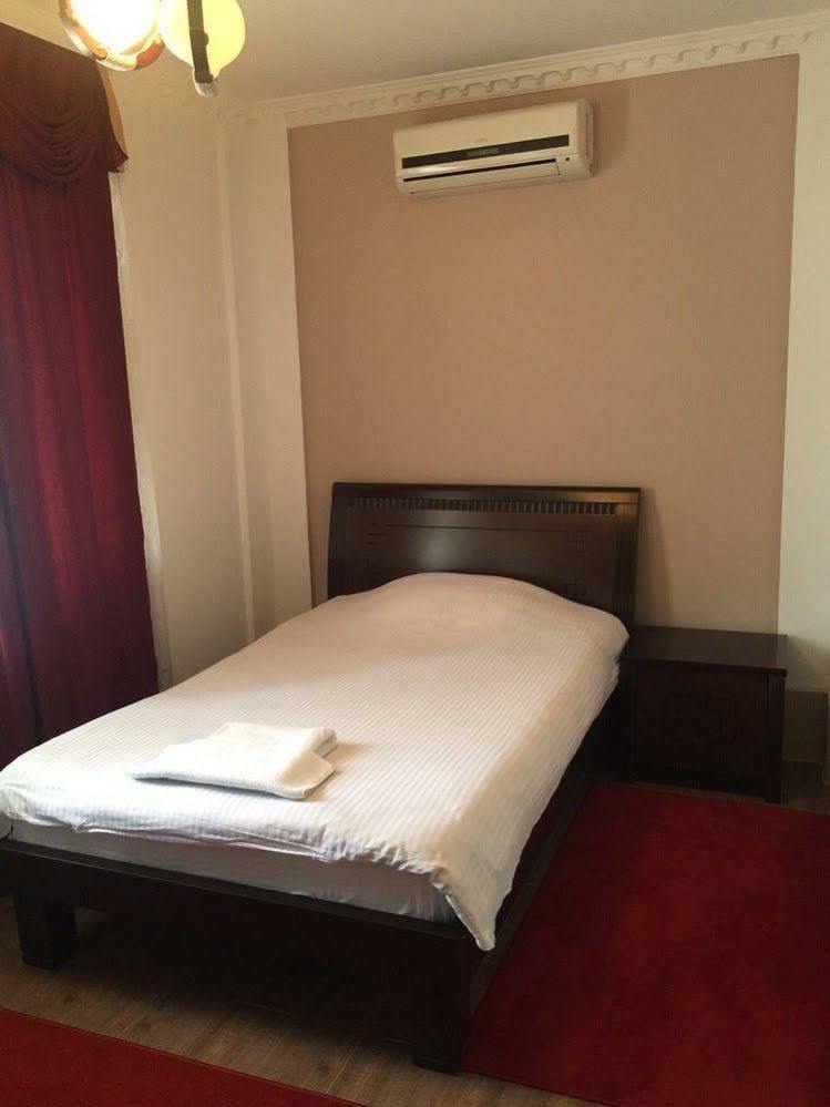 Hotel Adria 普里什蒂纳 外观 照片